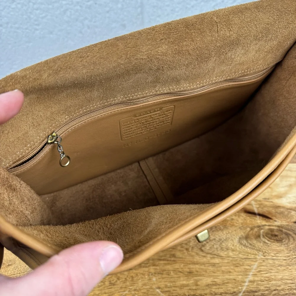 Coach Vintage City Bag | Butterscotch Glove-Tanned Crossbody - Picture 12 of 16